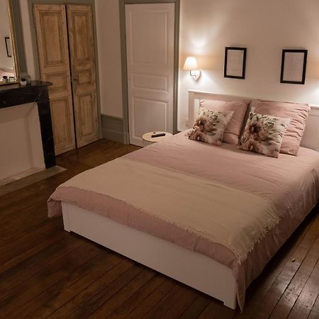 Un Dimanche Chez Julie Chambre Leontine Parthenay Exteriör bild